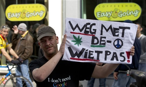 Pays-Bas: à Maastricht, les coffee shops bravent la "carte cannabis"