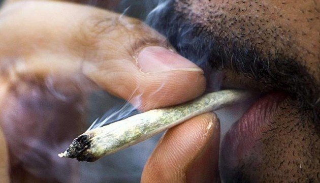 Cannabis : des amendes pour les fumeurs ?
