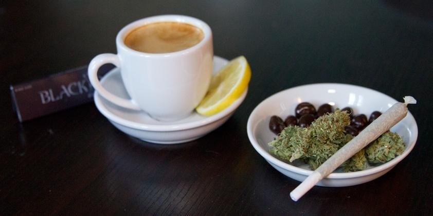 Cerveau: Mélanger café et cannabis serait dangereux pour la santé
