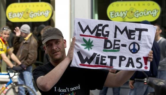 Les Pays-Bas veulent couper l'herbe sous le pied des dealers