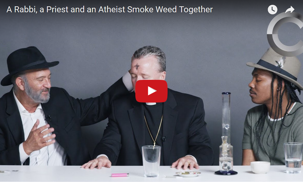 Un rabbin, un prêtre et un athée fument du cannabis ensemble