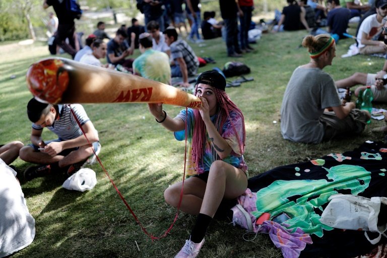 Israël: rassemblement pro-cannabis près du parlement à Jérusalem