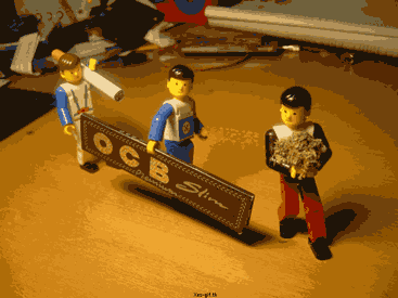 rolling_a_joint2.gif.623bf231acf4827234da19cd8f95de0a.gif