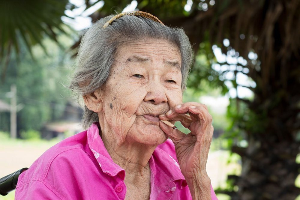 mamie-fume.jpg