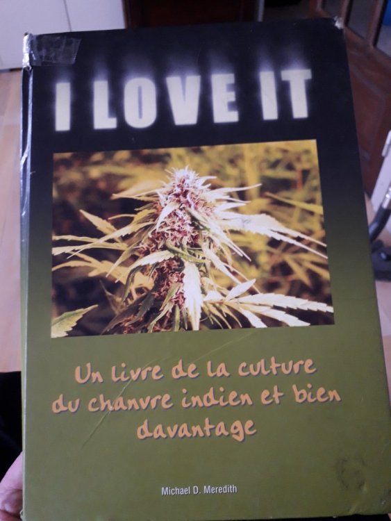 livre.thumb.jpg.ed2e292369c40415cda5274cee6c9b93.jpg