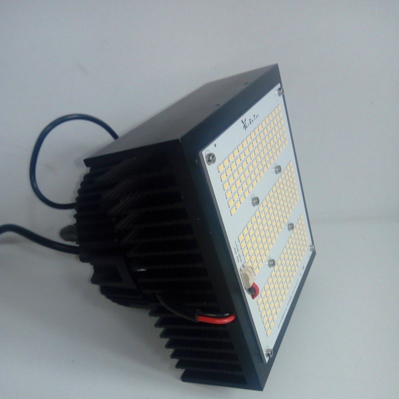 spot-quantum-cube-304-cro-96w-5000k.jpg