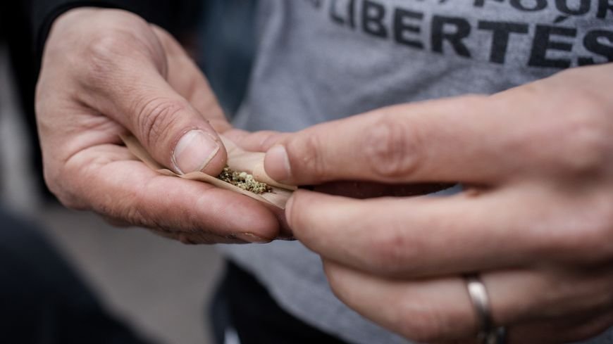 Cannabis : "la répression est un échec, pour la légalisation " assurent les Verts et le PRG en Mayenne