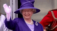 queen-elizabeth-wave.gif.1e05868fdd0c9fcb65278ea8c16bc17c.gif