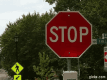 flashing-stop.gif.c2cbda25dbd9416a7d04b082ca2a754f.gif