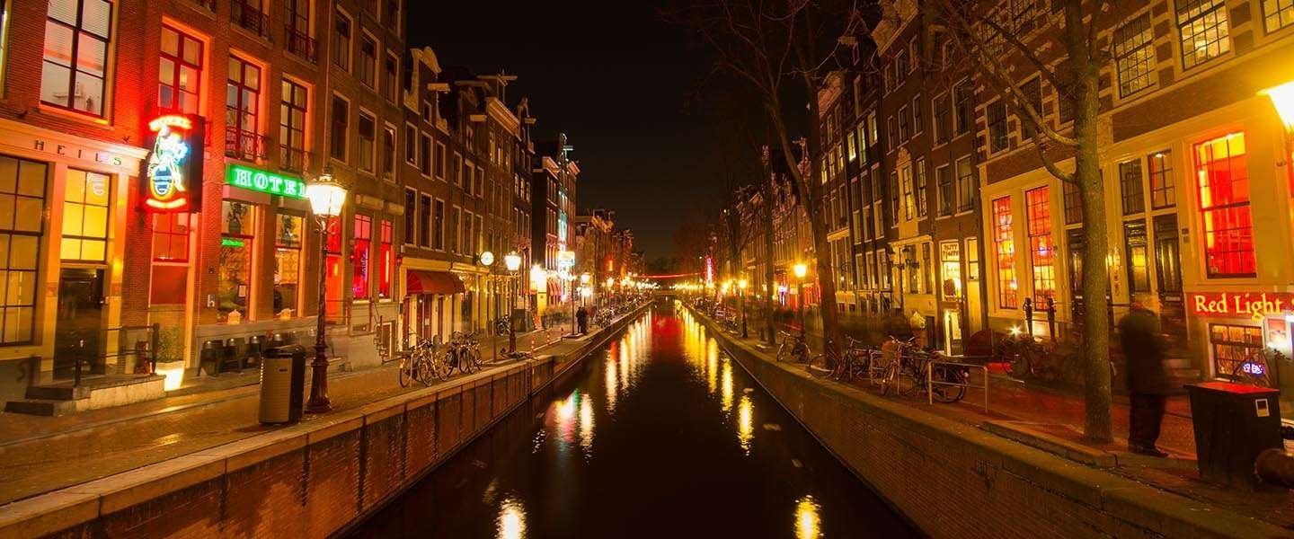 Amsterdam dit aux touristes tapageurs de «rester à la maison» alors que les fermetures de la ville sont levées