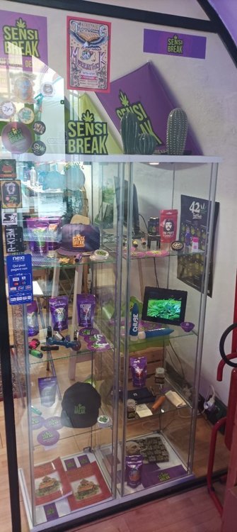 Shop1.jpg