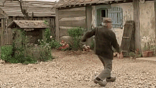 la-soupe-aux-choux-louis-de-funes.gif.9339be2b9775fbb7cd235c996398e03f.gif