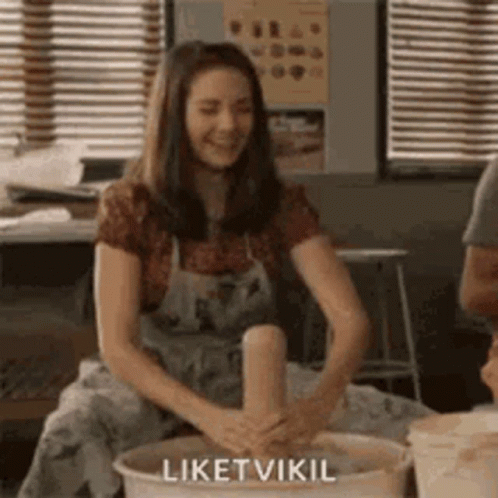pottery-liketvikil.gif.b2c178fc52dd94dc2f46eb40f7ebd4d0.gif