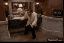 ace-ventura-sneaking.gif.099b12f3f1c596f80e3315ba6412b763.gif