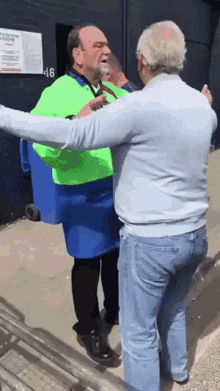 security-guard.gif.aec4f28476265f3bcc5b66b1e900a821.gif