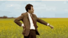 waiting.gif.9f3213389a754a5cea1e321141b6a5e3.gif