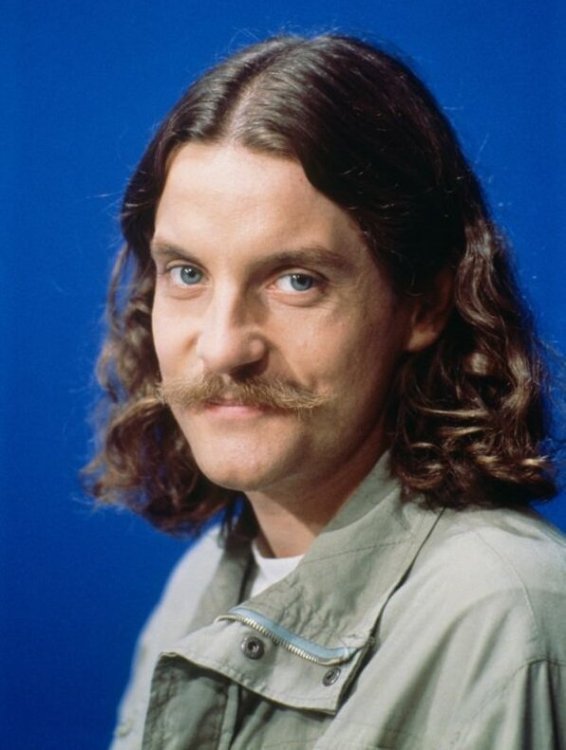 925940013_JeanCabrelmoustachu.thumb.jpeg.12b61cbed547f2e7c5c1c85c2eaac580.jpeg