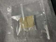 On met le block de hash dans le sachet sous vide