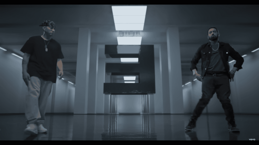 eminem-houdini.thumb.png.7ba8d3a1fa0827ceae5b0889e244c4f9.png