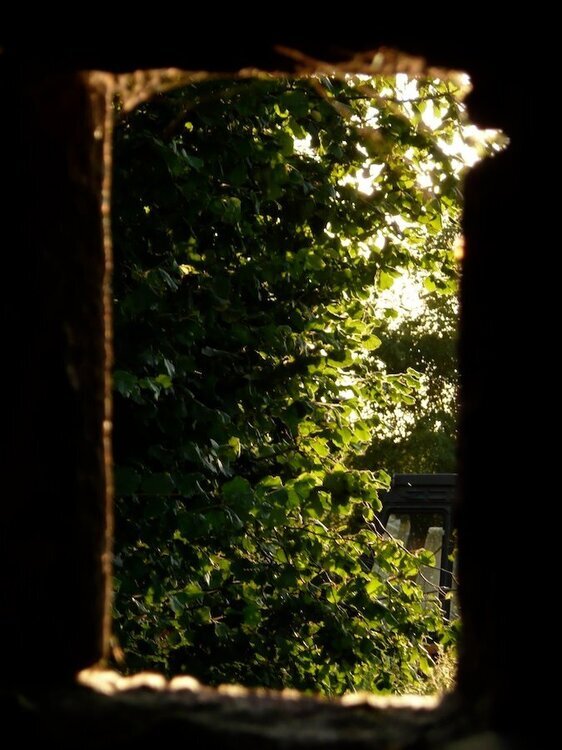 Fenetre grange-contrejour copie.JPG