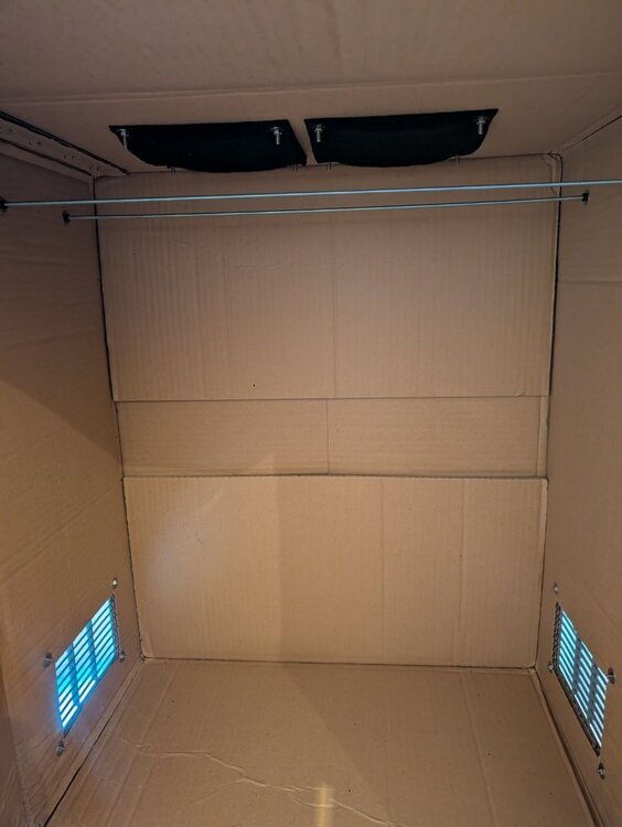 6.interieur.thumb.jpg.7e8bef290ce3e9f68eaf893184412a67.jpg