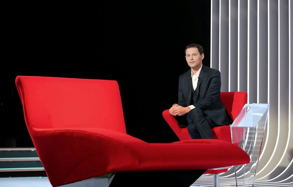 marc-olivier-fogiel-s-offre-un-divan-sur-france-3.jpg.999bdd046a004d4198f31e325b832be2.jpg