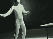 bruce-lee-ping-pong.gif.8e90b62d4442ae8cc157f4f94ca4b179.gif