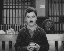 charlie-chaplin.gif.7379f02a7d27b394ea10a70190cfdcb5.gif