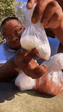 ball-check-check-balls.gif.35729eb527421aa483ad08fa1079c352.gif